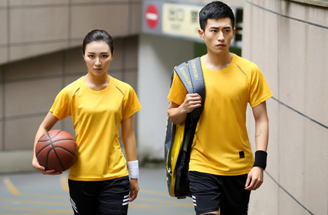 運動速干T恤定制是什么面料，速干T恤衫面料材質(zhì)和洗滌方法