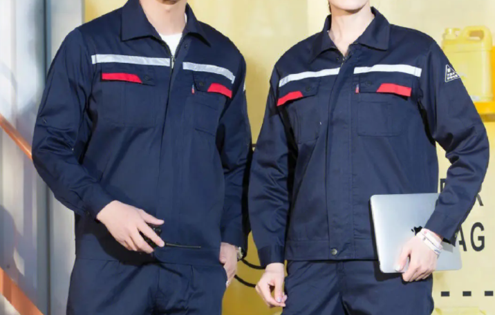 防靜電工作服定制的特點及穿戴注意事項，防靜電工作服廠家該如何選擇？